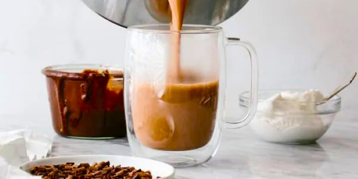 How-to-Make-Nutella-Hot-Chocolate-3 (700x350, 118Kb)