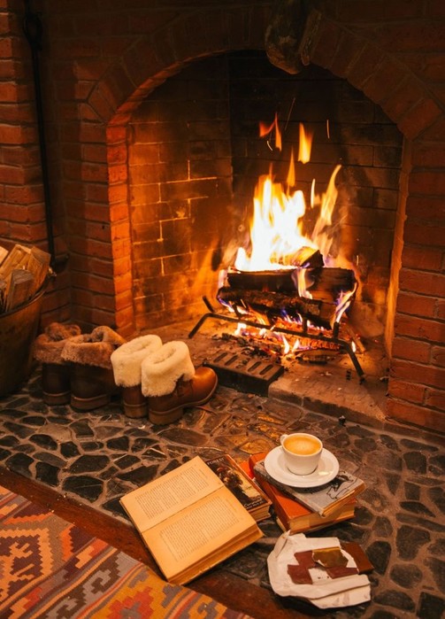 11 Cozy Photos of Fireplaces That Will Make You Want To Stay Inside All Winter (503x700, 99Kb)
