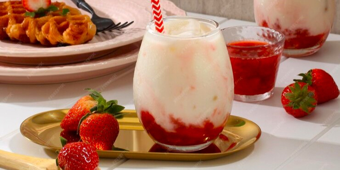 strawberry-blended-milk-korean-strawberry-latte-served-with-croffle_1048944-3328166 (700x350, 243Kb)