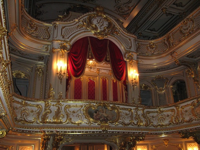 the_theater-yusupov_palace-saint_petersburg_1 (700x525, 151Kb)