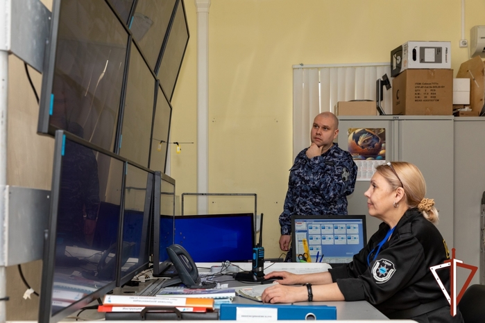 7290319_Rosgvardiya_podvela_itogi_deyatelnosti_otdela_goskontrolya_v_Ugre (700x466, 205Kb)