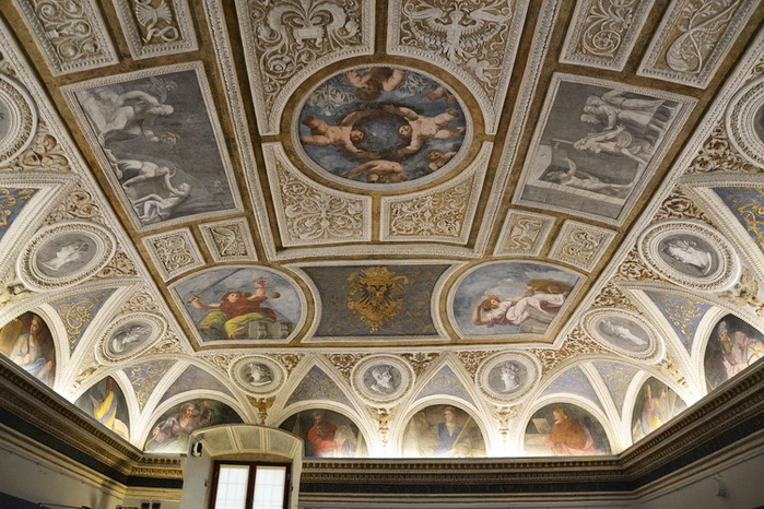 Trento,_Castello_del_Buonconsiglio_Dossi_frescoes,_-_Carlo_D (11) (700x466, 171Kb)