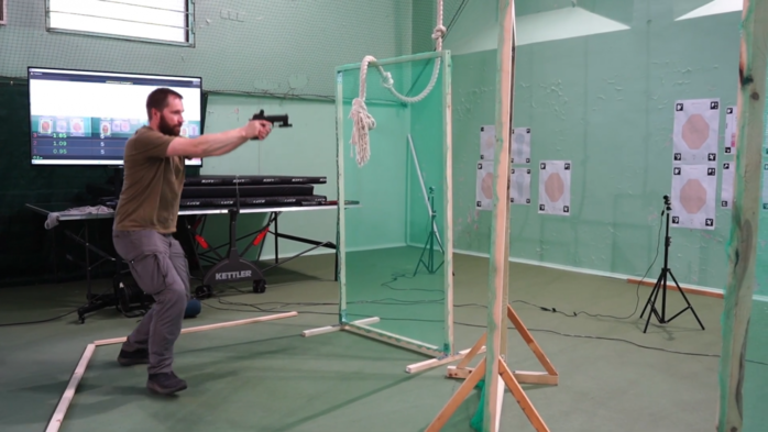 7329934_Trenirovka_IPSC_s_komandoi_SHOOTINGSOFT_TEAM_i_programmoi_iShooter_039_screenshot (700x393, 358Kb)