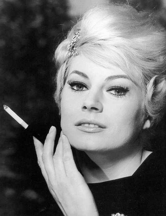 155217249_Anita_Ekberg_during_shooting_of_the_film_Call_Me_Bwana_photo_by_Pierluigi_England_1963 (536x699, 243Kb)