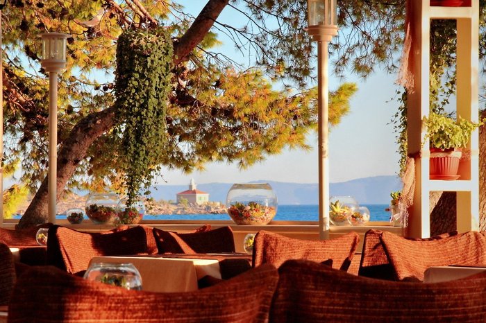 1689034896_vsegda-pomnim-com-p-uyutnoe-kafe-osenyu-foto-29 (700x466, 114Kb)