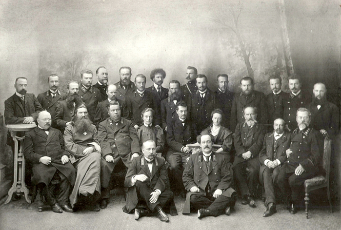  оссия Преподаватели  ыбинской мужской гимназии, 1908 год (700x472, 352Kb)