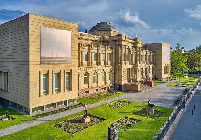 7473674_stadelmuseum1 (700x487, 135Kb)
