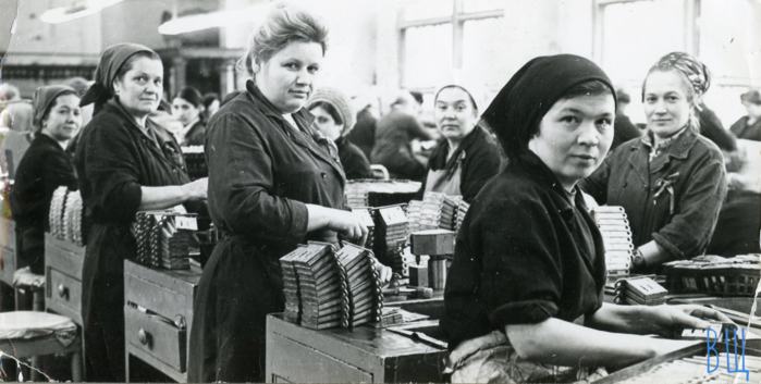 ссср В цехах завода Зенит, Тула 1983 год (700x353, 359Kb)