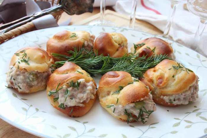 zakusochnye-profitroli-s-seldyu-images-big (700x466, 42Kb)