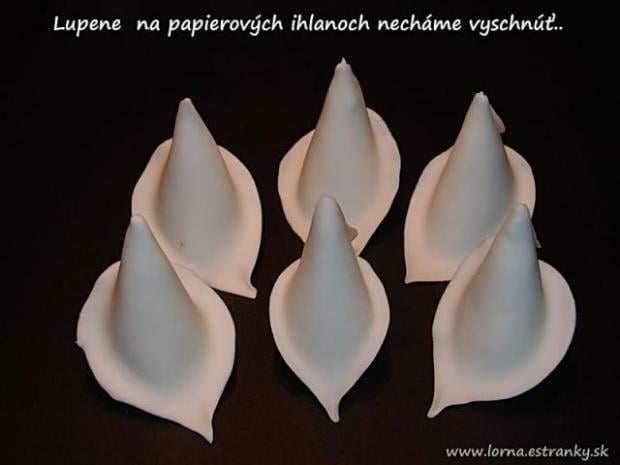 Белые Каллы. Лепка из сахарной мастики для торта (10) (620x465, 93Kb)