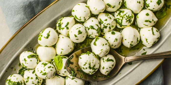 how-to-season-mozzarella-1705303778 (700x349, 290Kb)