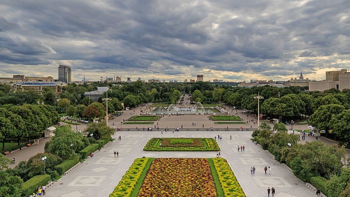 Moscow_Gorky_Park_colonnades_viewpoint_08-2016_img1 (700x393, 94Kb)