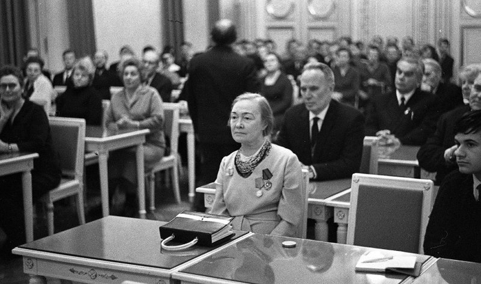 ссср Вручение ордена Ленина поэту Ольге Берггольц, 1967 год (700x414, 193Kb)