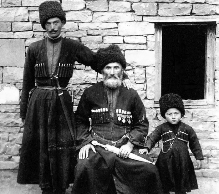  оссия Аварцы, три поколения, Дагестан,  оссийская империя, 1897 год (700x620, 303Kb)