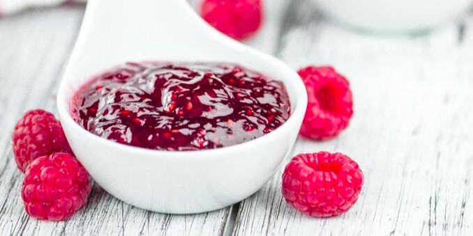 portion-raspberry-jam-selective-focus_846485-18503 (678x339, 154Kb)