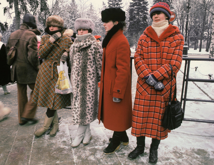 ссср Девушки 1983 года (700x538, 539Kb)
