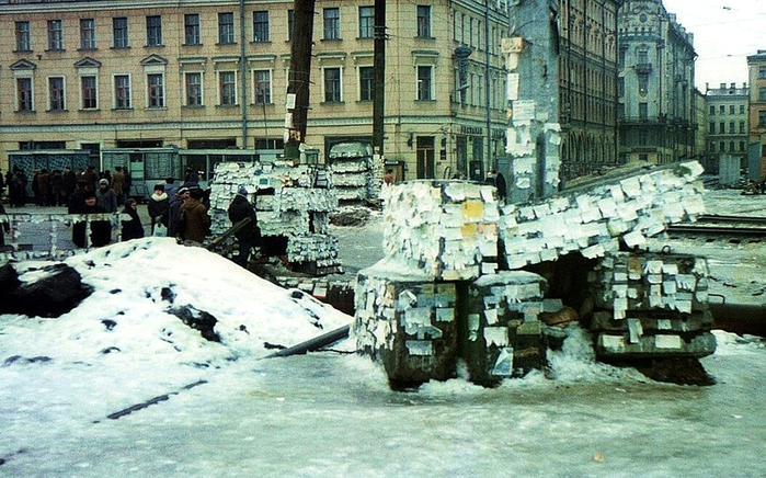 ссср Зима на площади Мира (Сенной), Ленинград 1989 (700x436, 407Kb)