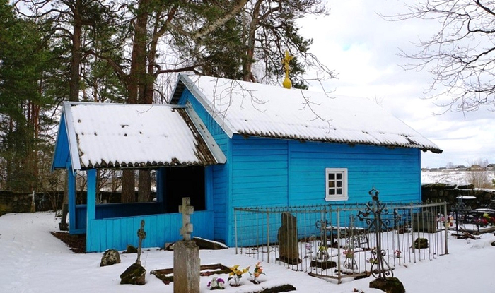 Аксёново. Успенская часовня, ХIХ в. на погосте Аксёнова Гора (700x415, 340Kb)