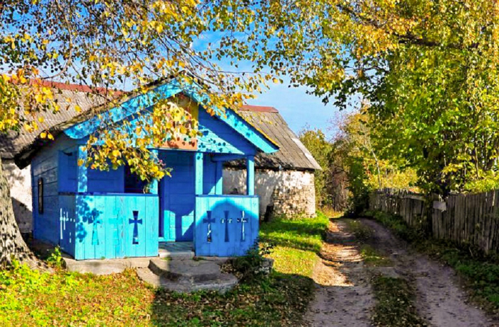 Малы. Часовня Флора и Лавра, ХIХ в. (фото 1) (700x459, 523Kb)