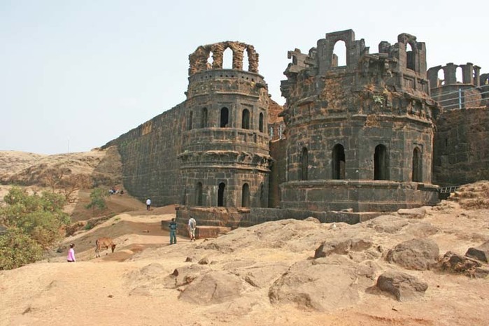 tourist-experience-of-raigad-fort (700x466, 92Kb)