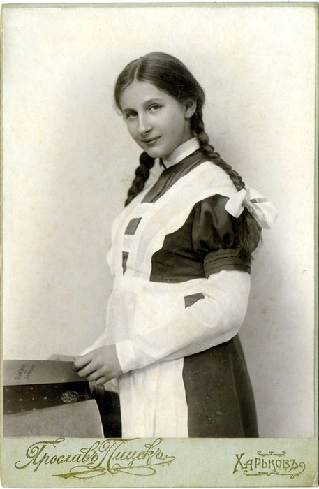  оссия Гимназистка из Харькова, 1900 год (457x700, 232Kb)