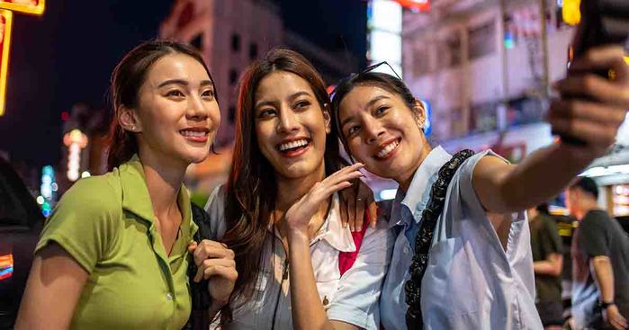 7358173_LaosNightlife_1 (700x367, 48Kb)