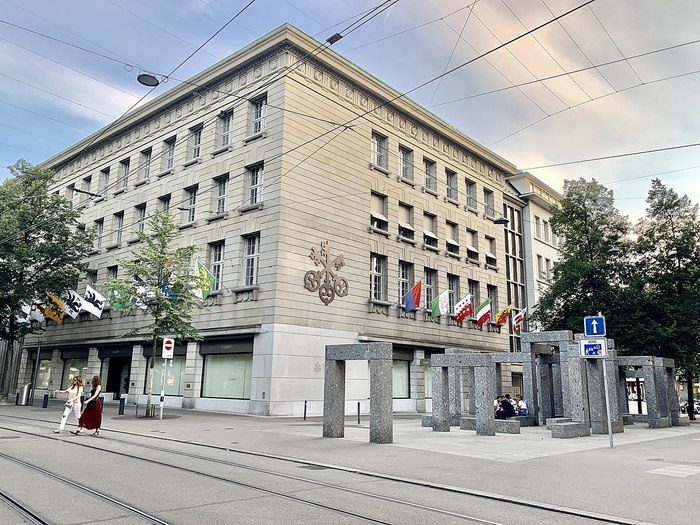 . UBS Munzhof, Zurich Bahnhofstrasse (Ank Kumar, Infosys Limited) (700x525, 134Kb)