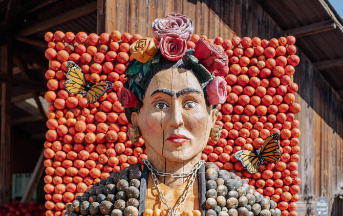 3128518_1_articledetail_2023_Kuerbisausstellung_Frida-Kahlo-2951 (900x623, 171Kb)