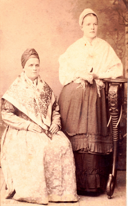  оссия Мать и дочь поморки, 1893 год (434x700, 520Kb)