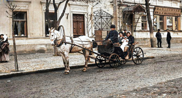  оссия Пролетка на улицах  остова-на Дону, 1914 год (700x378, 398Kb)