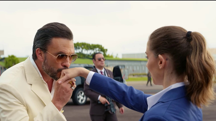 Телохранитель на фрилансе_4 (700x393, 189Kb)