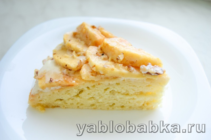 сметанная шарлотка с яблоками и грецкими орехами 1 (700x465, 202Kb)