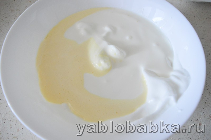сметанная шарлотка с яблоками и грецкими орехами 5 (700x465, 182Kb)