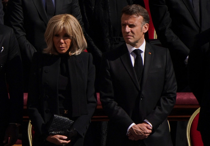 upload-2025-04-26T083419Z_498760286_RC2K5EAKGXYY_RTRMADP_3_POPE-FRANCIS-FUNERAL-pic4_zoom-1500x1500-72789 (700x486, 63Kb)