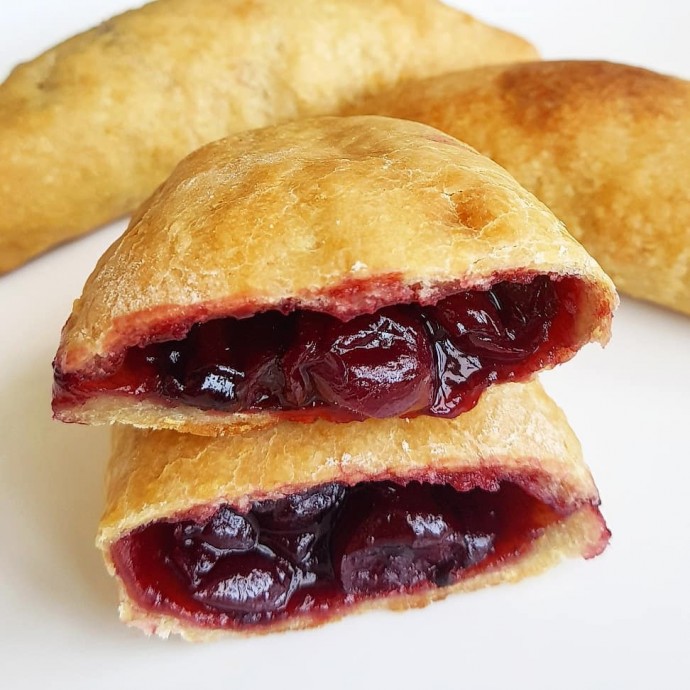 7357090_postnyepirozhkisvishneiimagesbig (690x690, 102Kb)