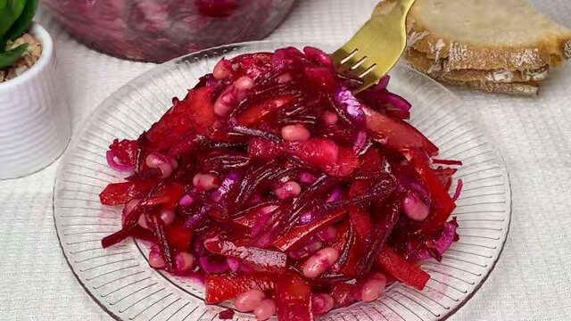 Салат из свеклы, фасоли, помидоров и перца1 (640x360, 153Kb)