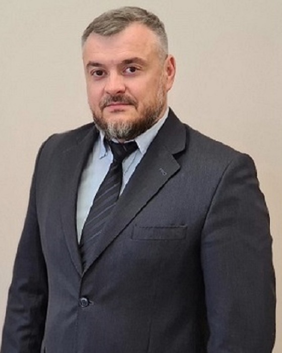 5893035_NAPRYaJENIE__SERGEI_LATAEV_I_VALERII_POVOD_V_ZAShITY_JITELEI_PERVOYRALSKA (559x700, 67Kb)