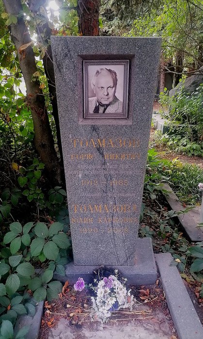 Tomb_of_Tolmazov (419x700, 133Kb)
