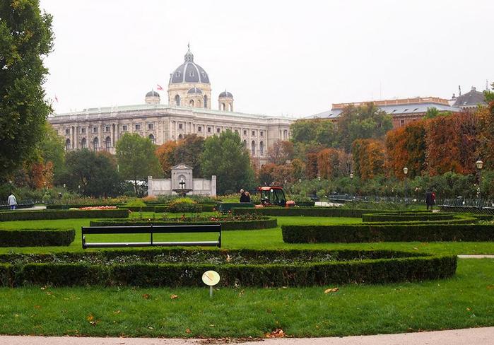 Вена. Народный парк 1 (700x488, 66Kb)