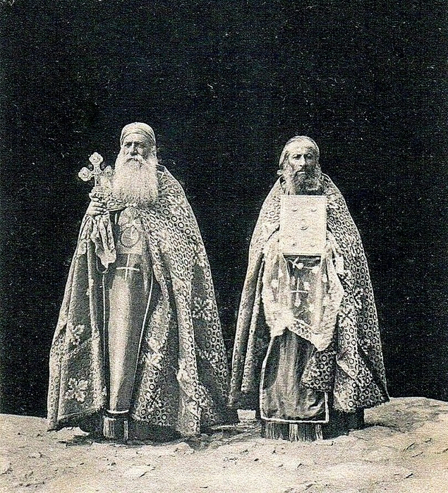  оссия Армянские священники, 1880 год (635x700, 670Kb)