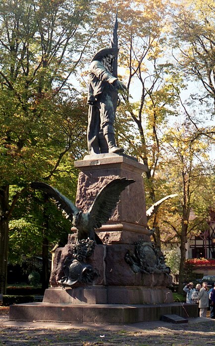 Австрия. Инсбрук Памятник_Андреасу_Хоферу (434x700, 139Kb)
