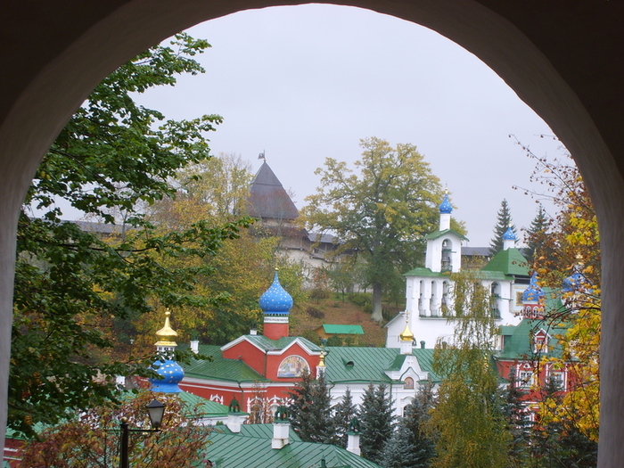 Pskovo-Pechersky_Monastery (700x525, 247Kb)