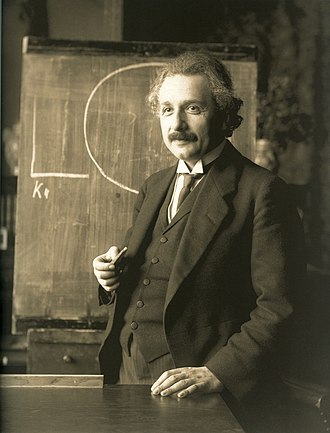4432201_Einstein_1921_by_F_Schmutzer__restoration (330x433, 30Kb)