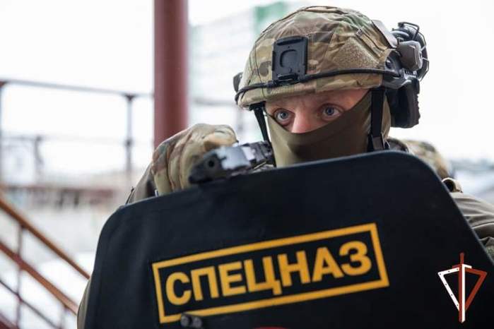 7290319_Ypravlenie_Rosgvardii_po_HMAO__Ugre_priglashaet_na_slyjby (700x466, 28Kb)