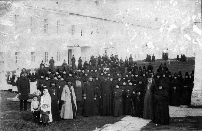 россия Обитатели Мологского Афанасьевского женского монастыря 1890 (700x454, 213Kb)