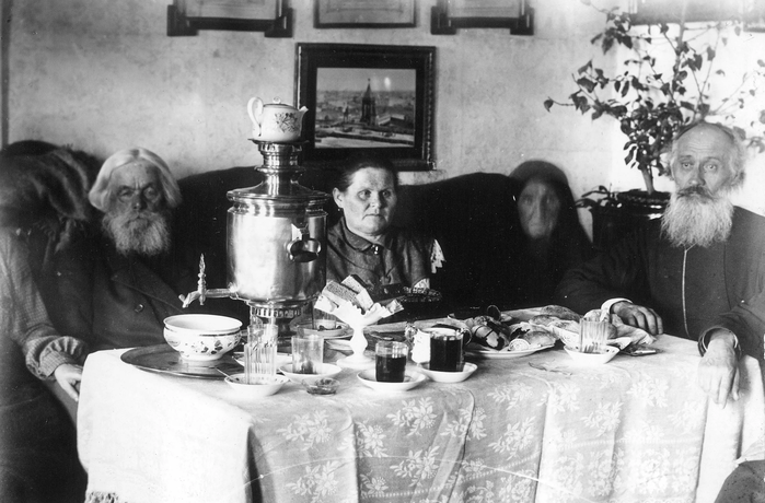  оссия Чаепитие в Канске Енисейской губернии, 1905 год (700x460, 340Kb)