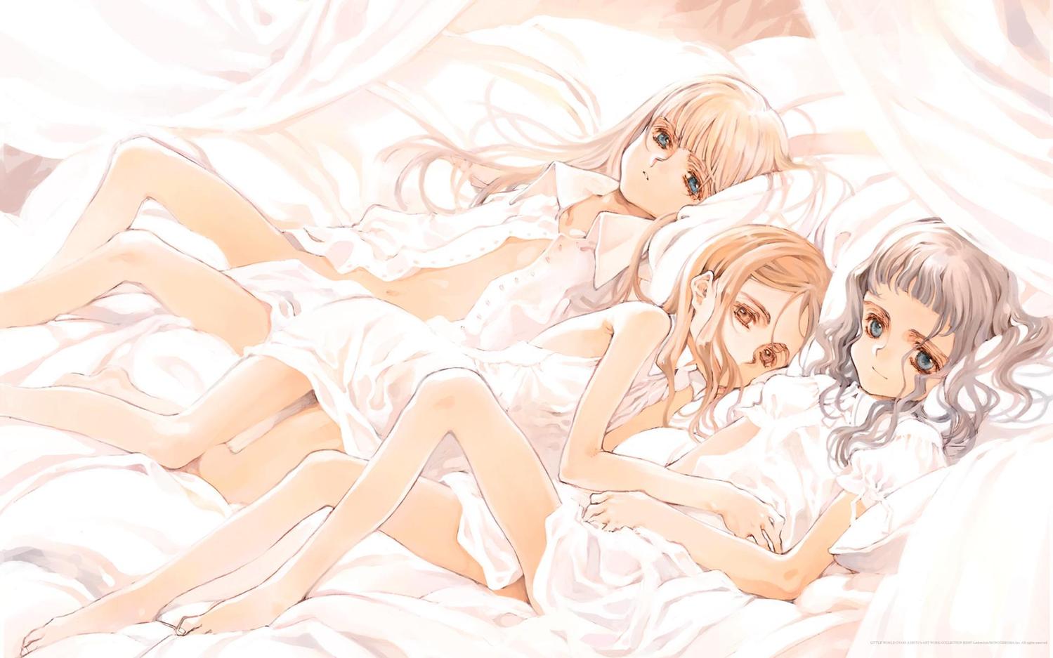 Hentai yuri threesome on bed