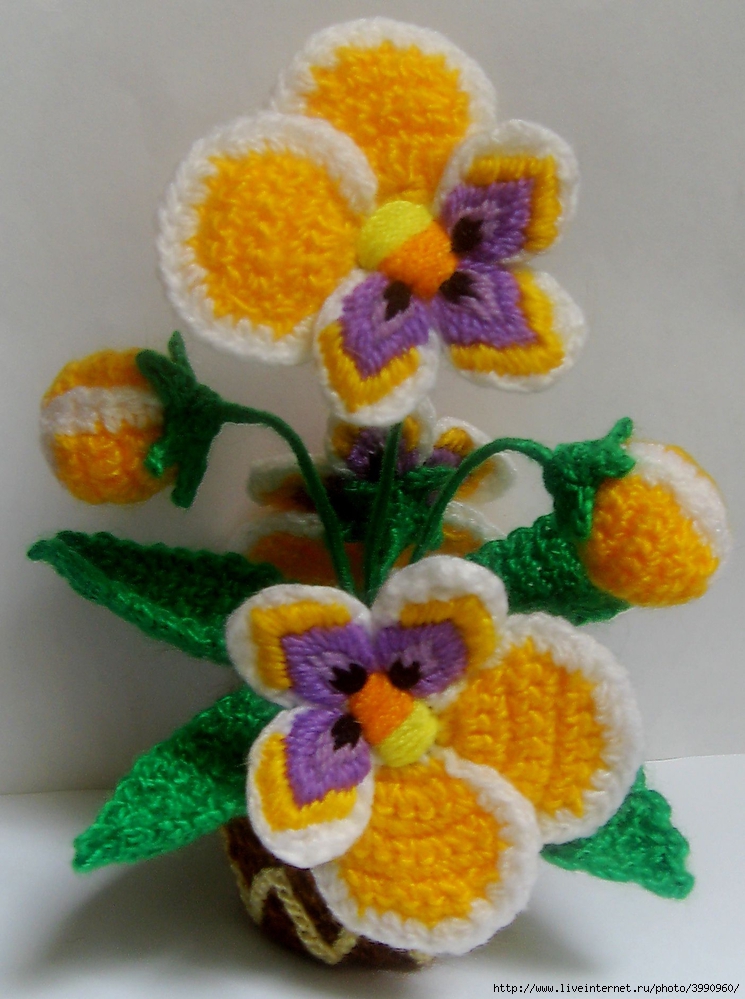 Crochet Flowers фиалка